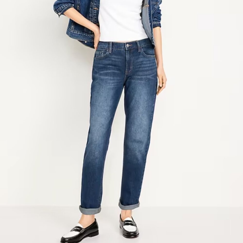 Old Navy Mid Rise Wow Boyfriend Straight Jeans